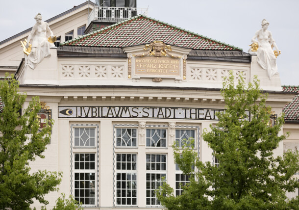     Stadt theater 